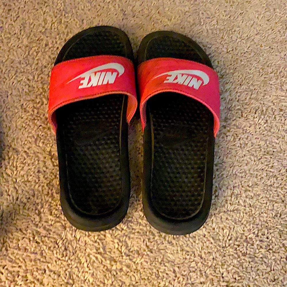 Nike slides